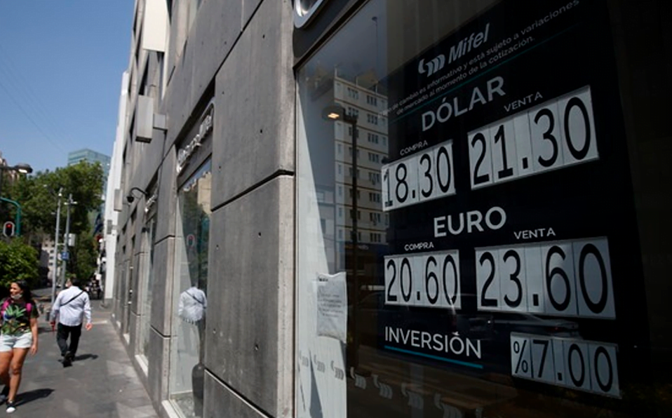 Peso a la espera de las minutas de la Fed