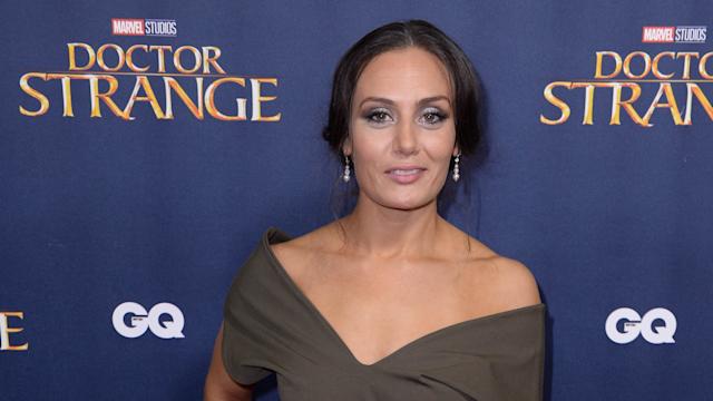 Actriz de Dr Strange y su esposo son acusados de abuso de menores