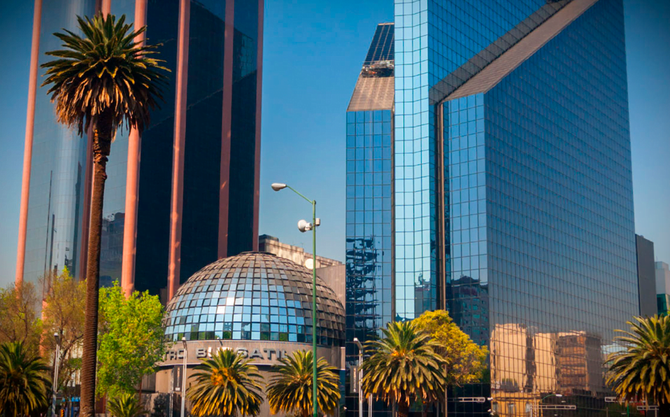 Bolsa Mexicana de valores abre con ganancias y a la espera de minutas