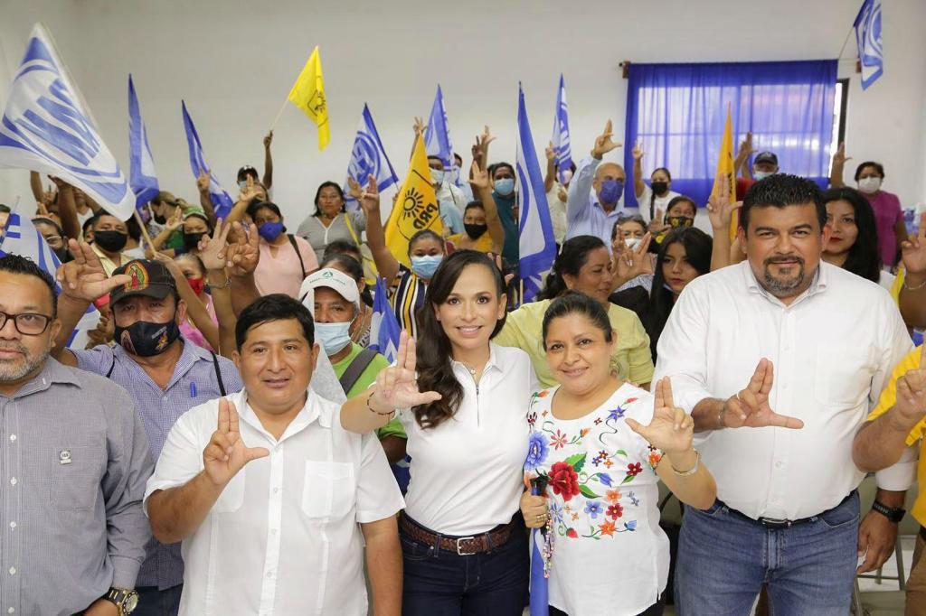 Puerta a puerta, Laura Fernández lleva sus propuestas a FCP