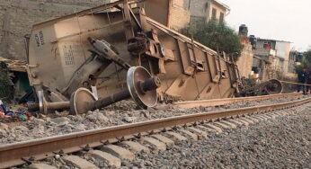 Tren se descarrila en Ecatepec y afecta vialidad
