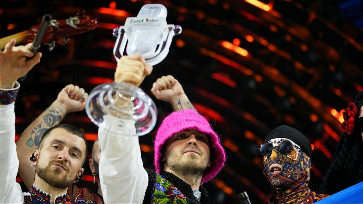 Ucranianos ganadores de Eurovisión subastan trofeo