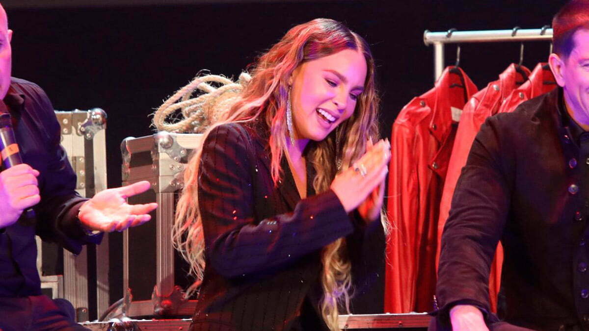 Nodal a mamá de Belinda: es una aprovechada con su hija
