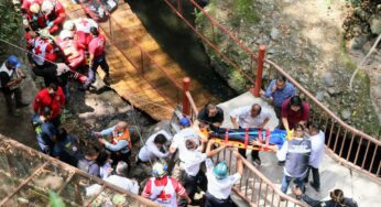 Cesan a 4 funcionarios por caída de puente en Cuernavaca