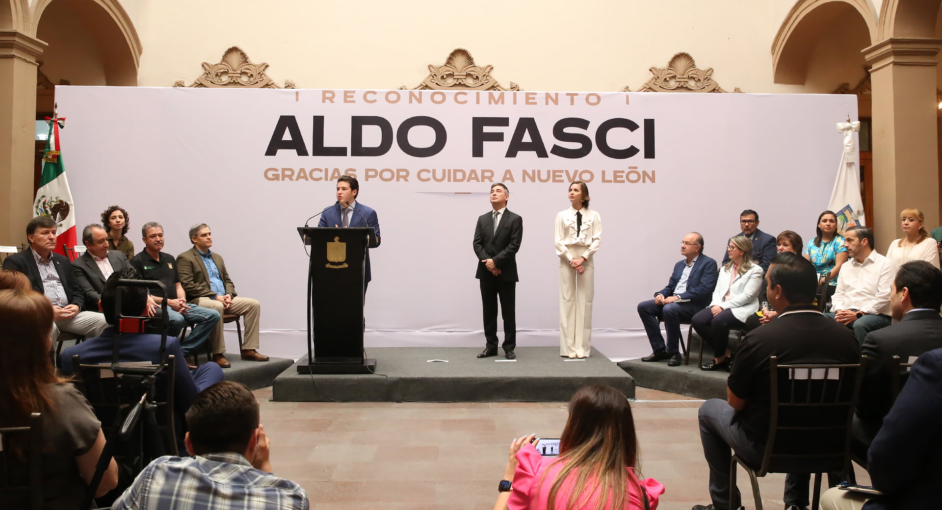 Gobierno de NL se despide de Fasci entre lagrimas