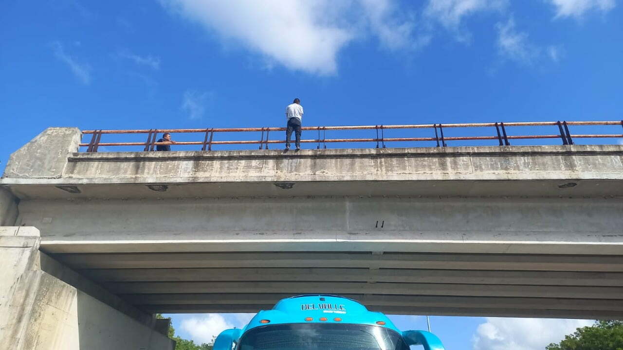 Salvan del suicidio a hombre en Playa del Carmen