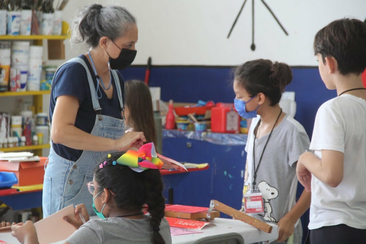 Niños disfrutan su verano en cursos o talleres