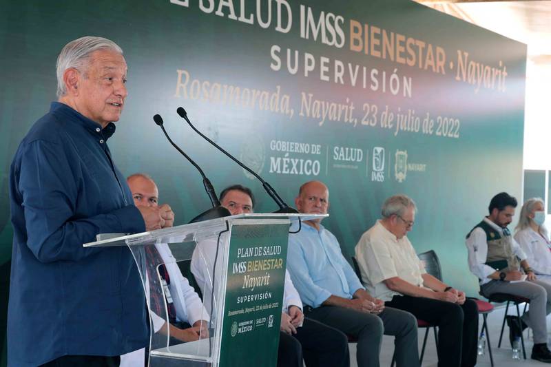 AMLO dice que llegarán más médicos cubanos
