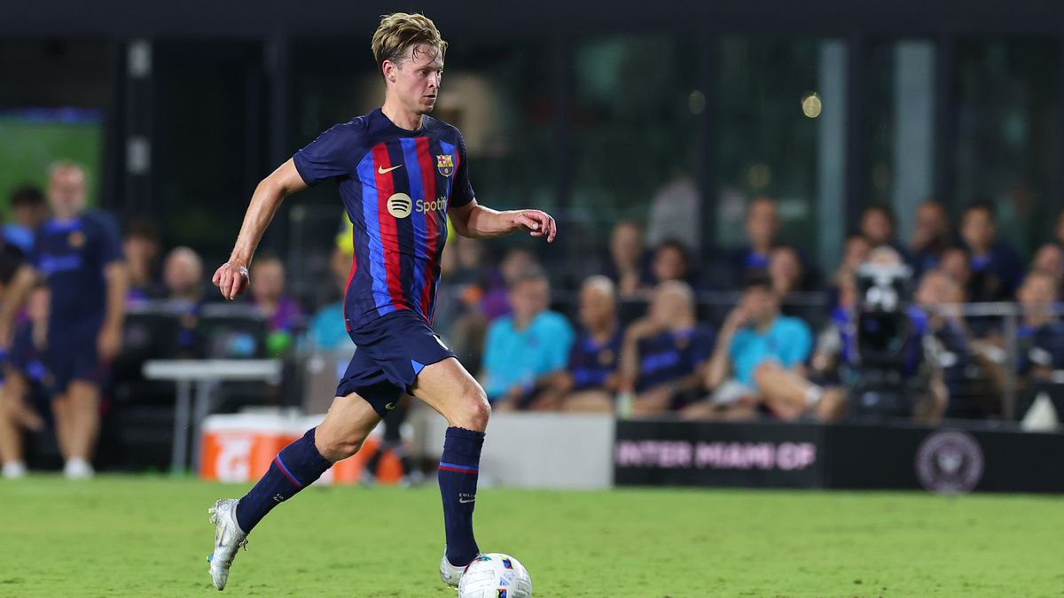 ¿Frenkie obligado a reducción de salario?