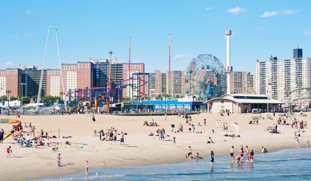 Muere aplastado en la playa por camioneta de Gobierno