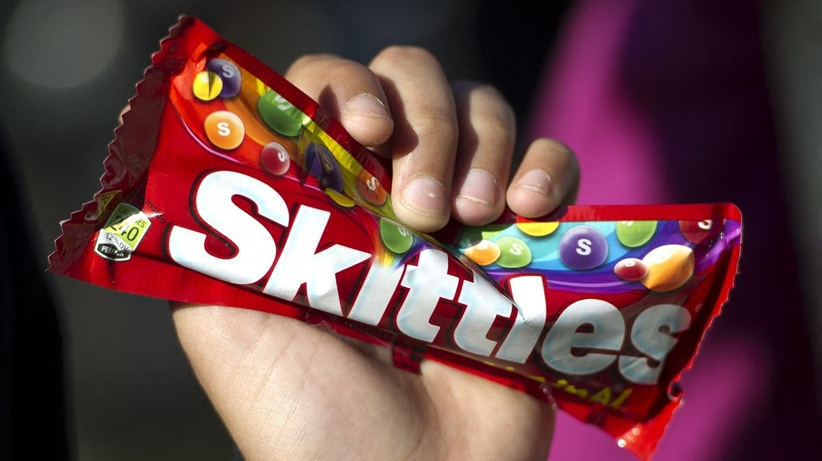 Demandan a Skittles por contener sustancia  tóxica