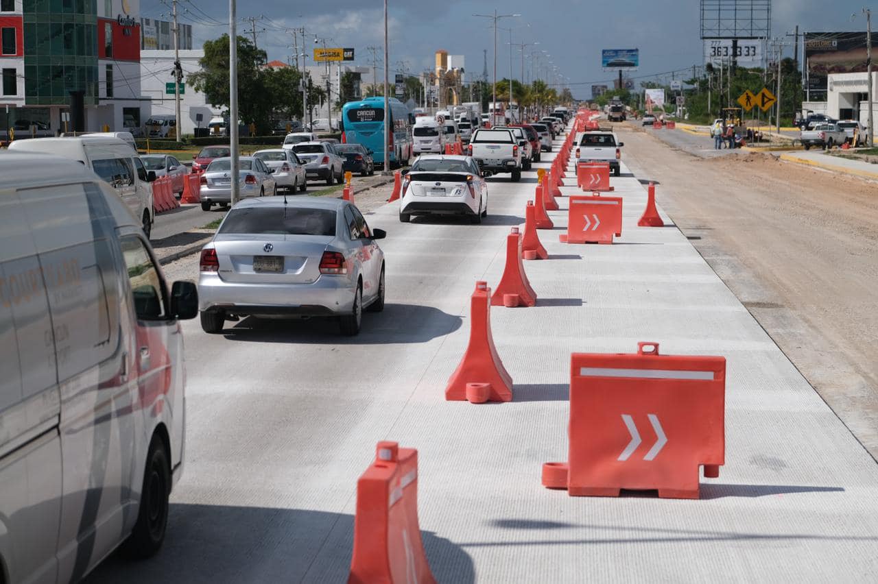 Habilitan los primeros 1,100 metros de concreto hidráulico del Boulevard Colosio