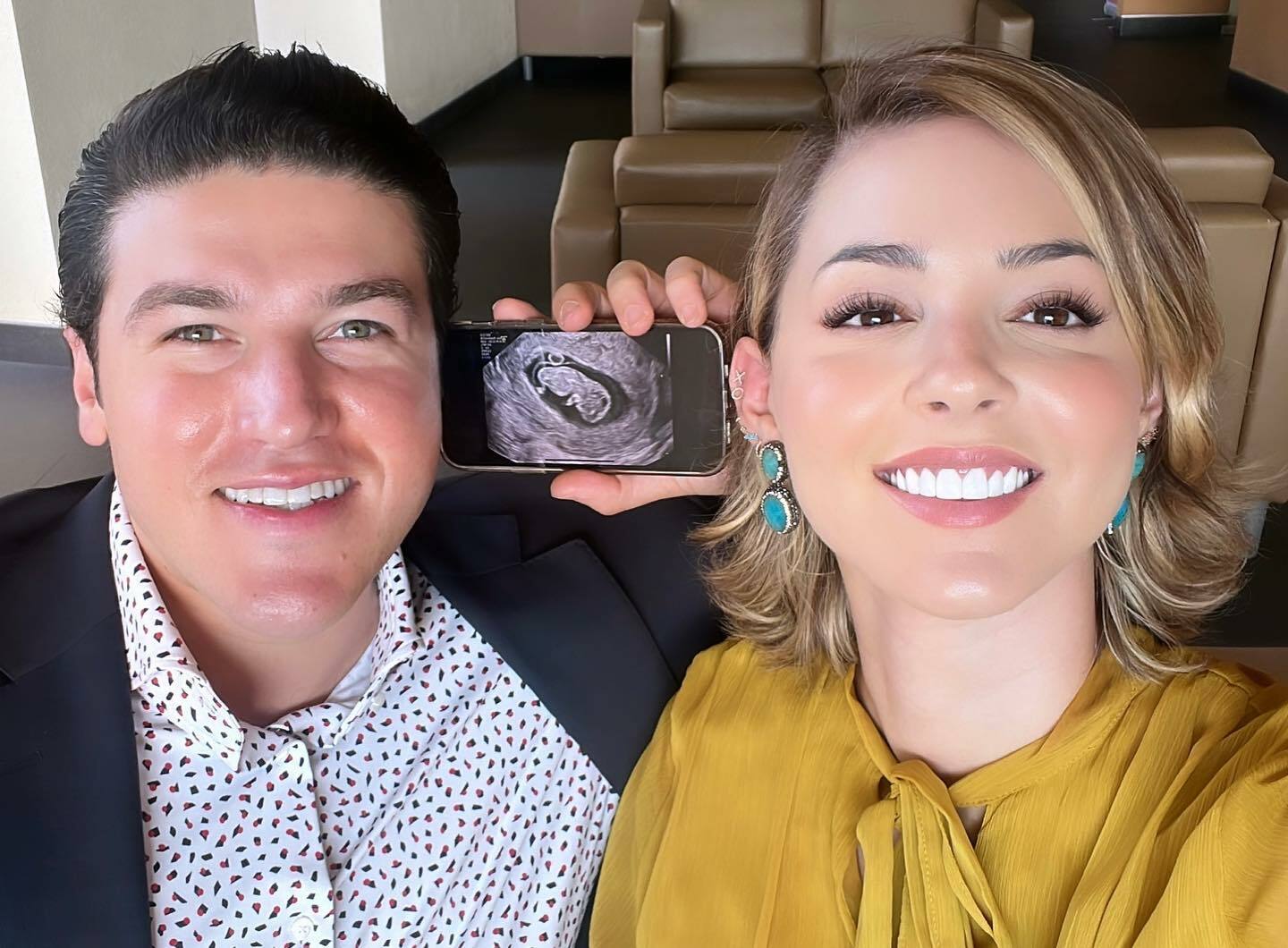 ¡Samuel García y Mariana Rodríguez serán papás!