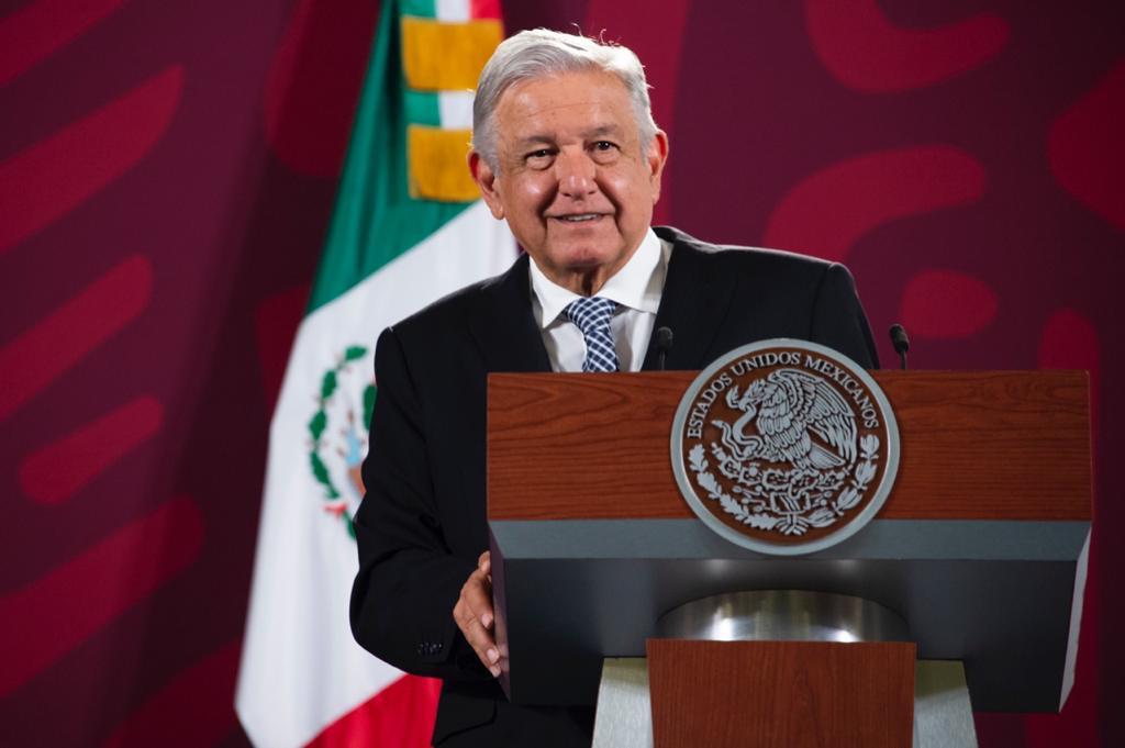 AMLO se reunirá con electricistas por proyecto internet para todos