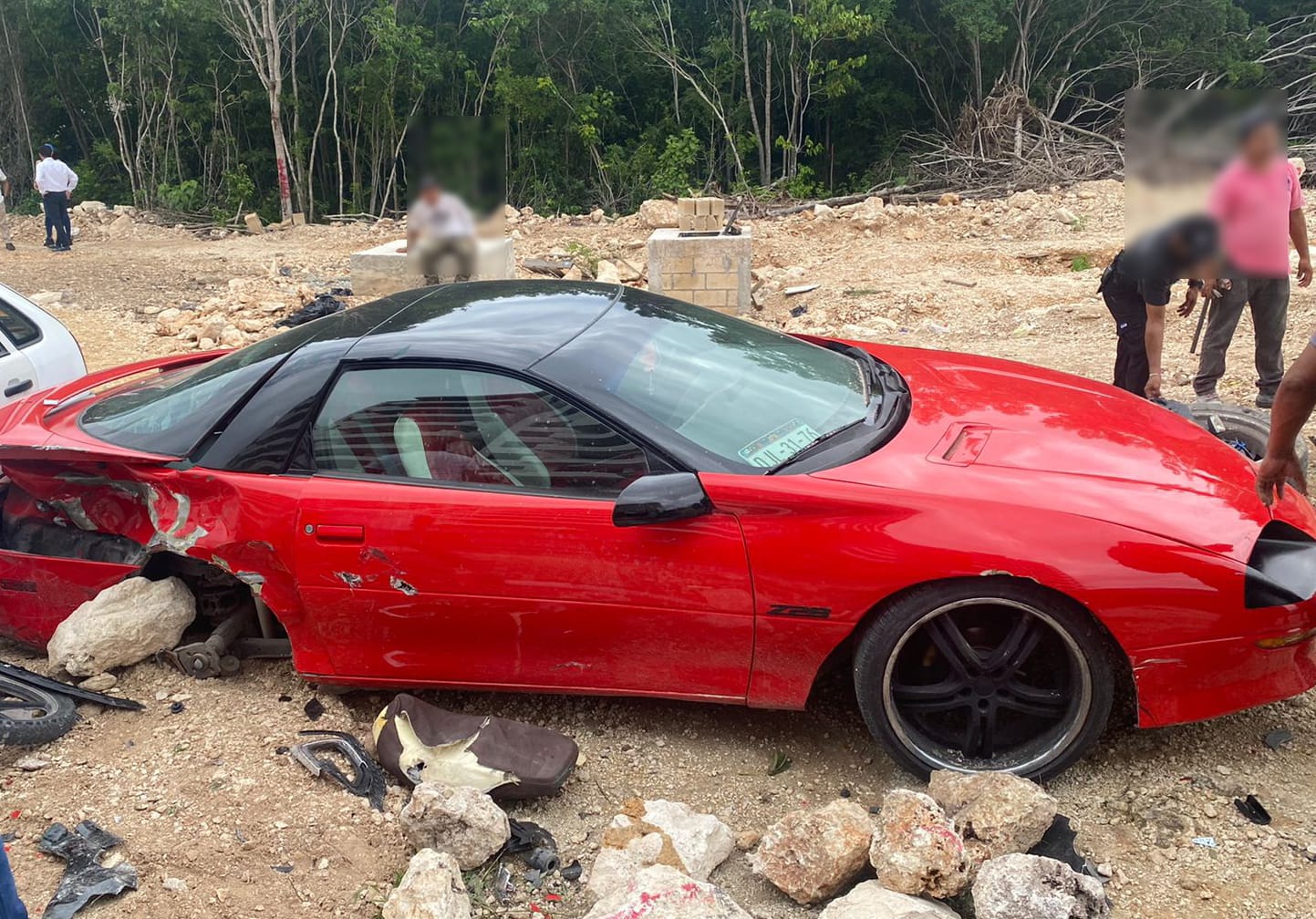 Pierde el control y choca contra 8 motos y 2 autos en la avenida Huayacán de Cancún