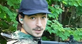 Ezra Miller es captado deambulando con armas