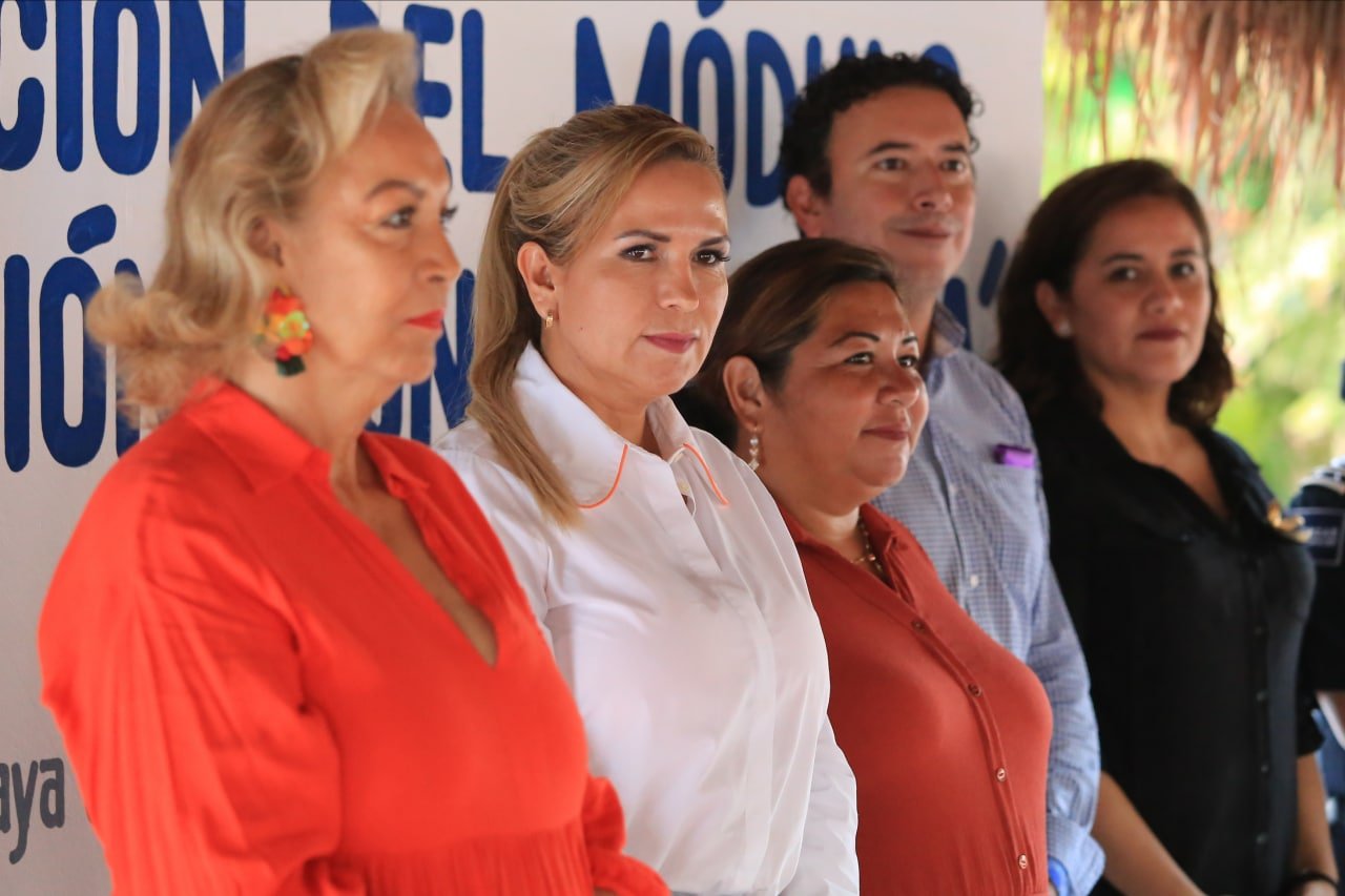Lili Campos inaugura el cuarto Punto Violeta en Solidaridad
