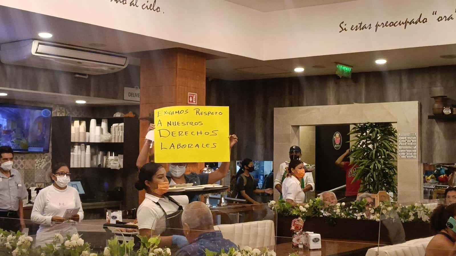 Protestan empleados de la Casa de los Abuelos en Playa del Carmen; exigen mejores condiciones laborales