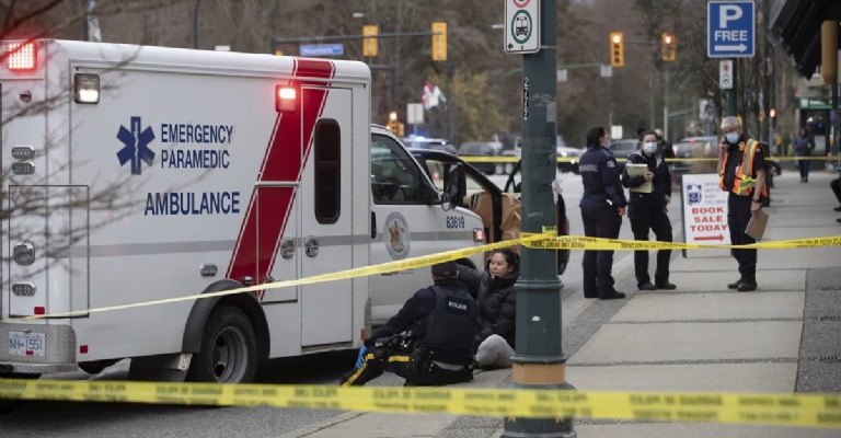 Van 15 heridos y 10 muertos por apuñalamiento masivo en Canadá