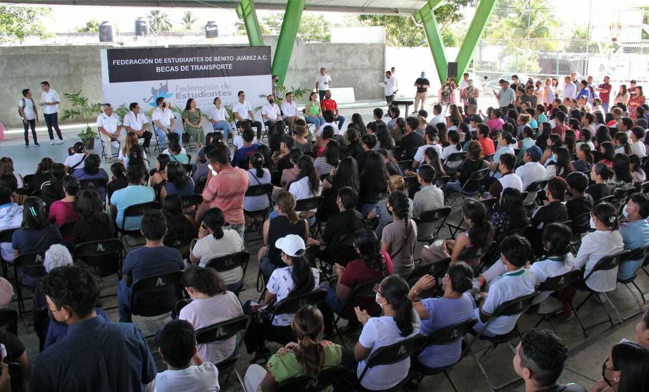 Promueve Ana Patricia Peralta apoyos en transporte para estudiantes