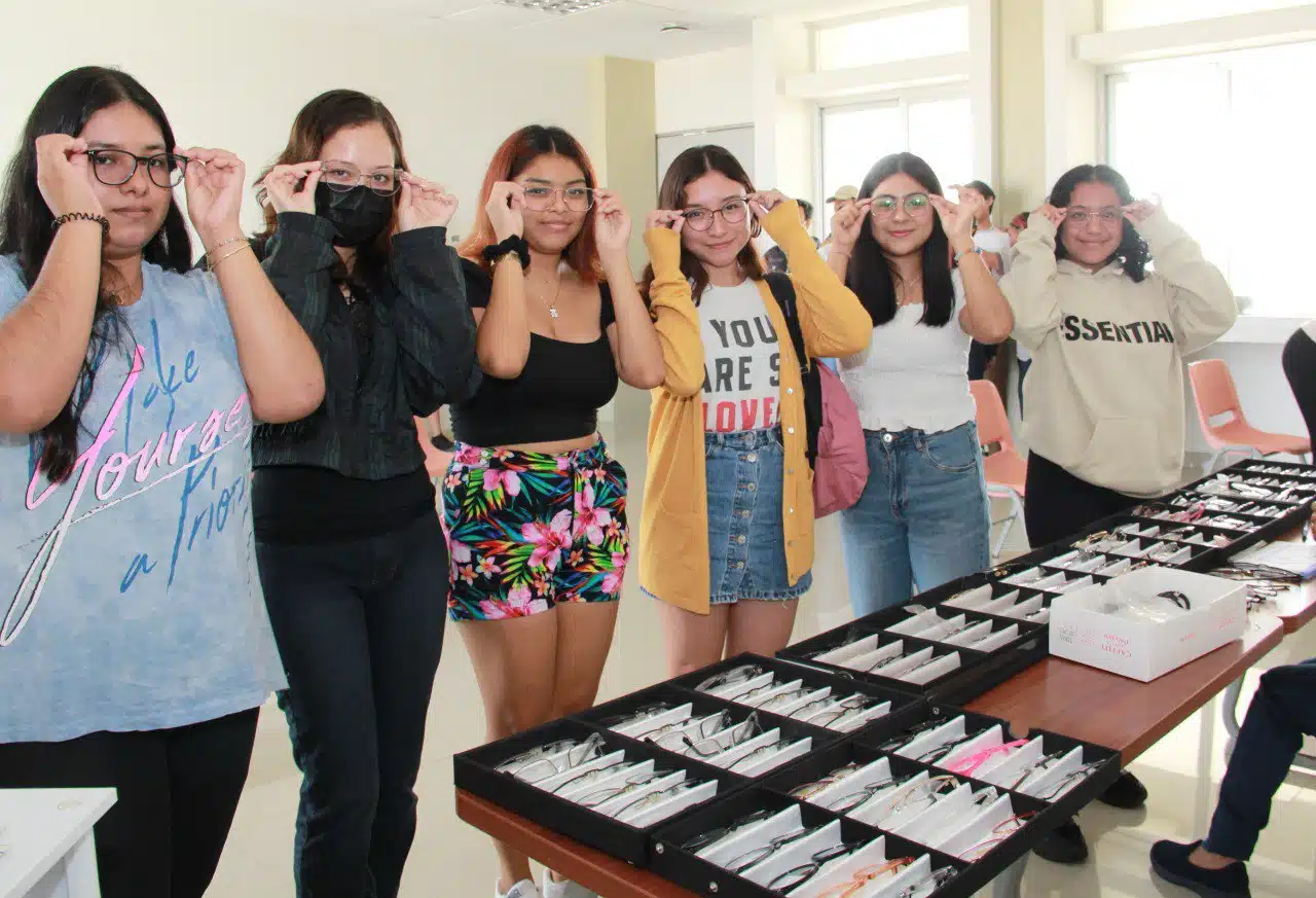Acerca IMJUVE “Jornada de salud Visual” a universitarios