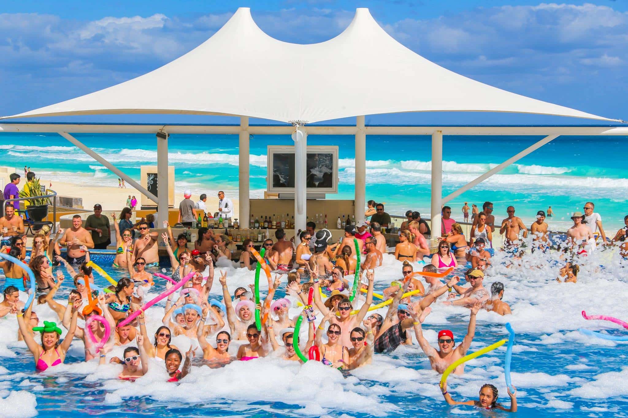 Descartan hoteles riesgos por déficit de trabajadores, durante la temporada alta