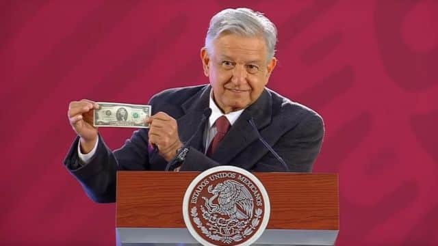AMLO celebra que el peso está más fortalecida que el dólar