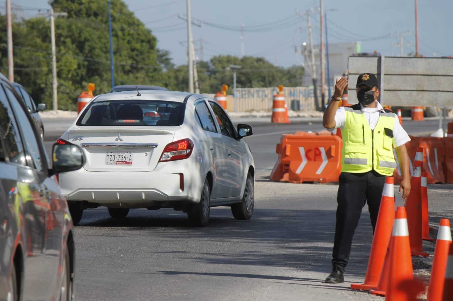 Abrirán carriles de salida del aeropuerto para tener flujo vehícular