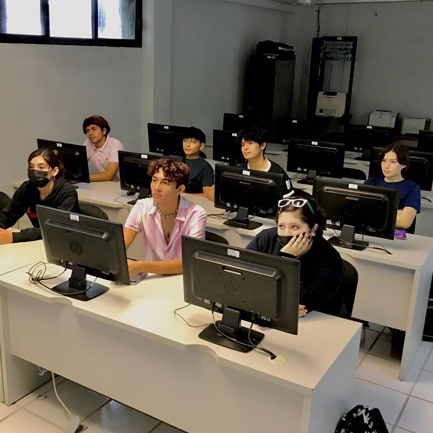 Se les ‘complica’ la universidad; solo el 20% termina