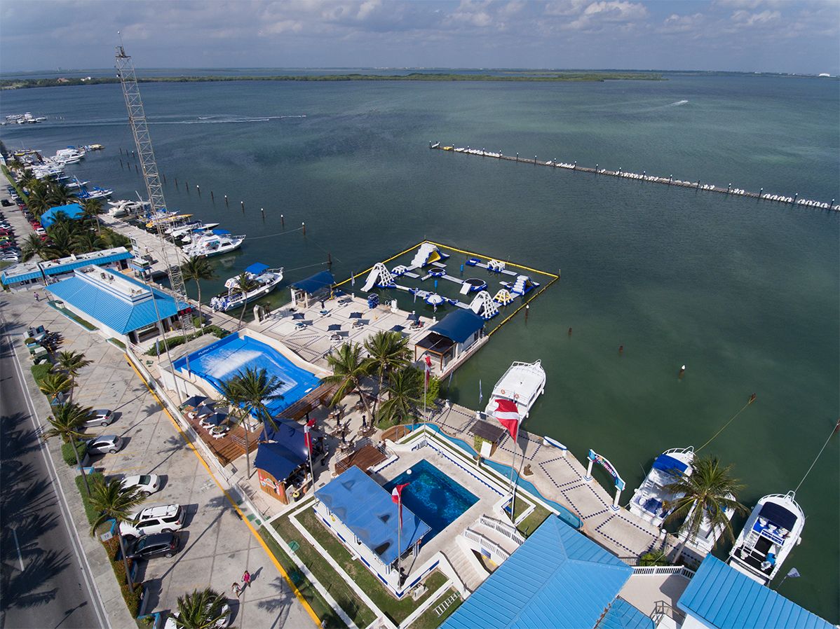 Activan búsqueda de rescate tras hundimiento de una embarcación en Cancún