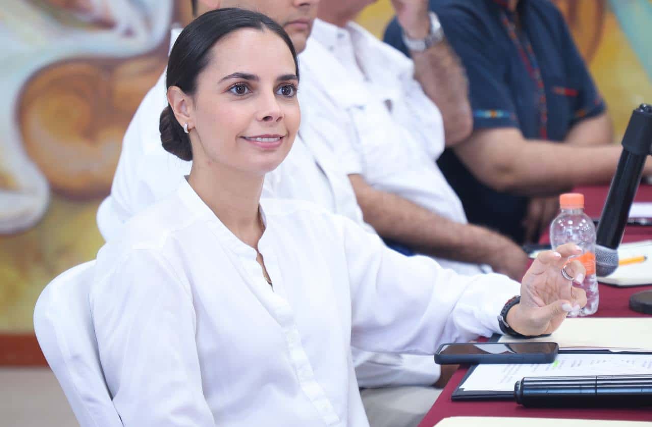 Encabeza Ana Patricia Peralta reunión de gabinete de BJ