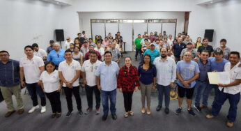 Juanita Alonso participa en encuentro de productores pecuarios
