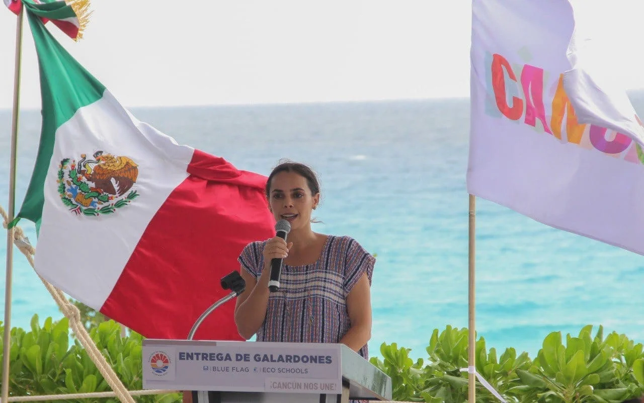 Garantiza Ana Patricia Peralta playas limpias en Cancún