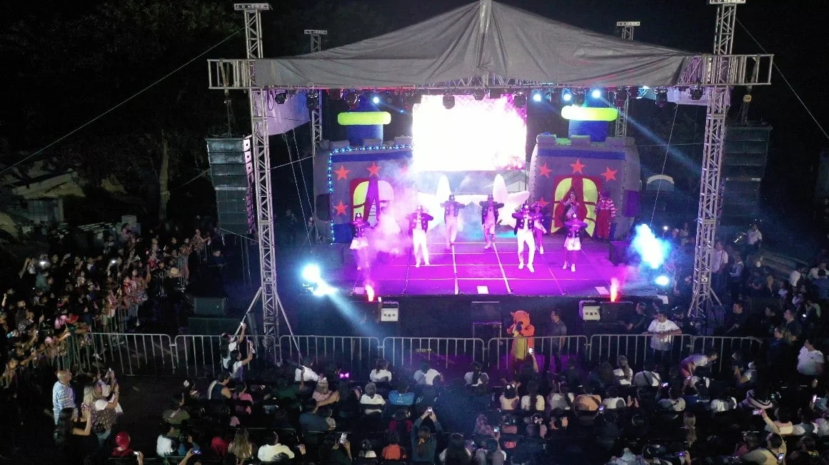 Celebran solidarenses, el día de Reyes con concierto de Tatiana