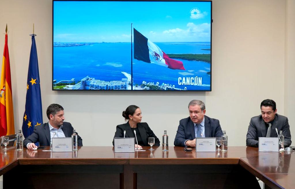 Ana Patricia Peralta gestiona cumbre de turismo en Cancún con la CEOE