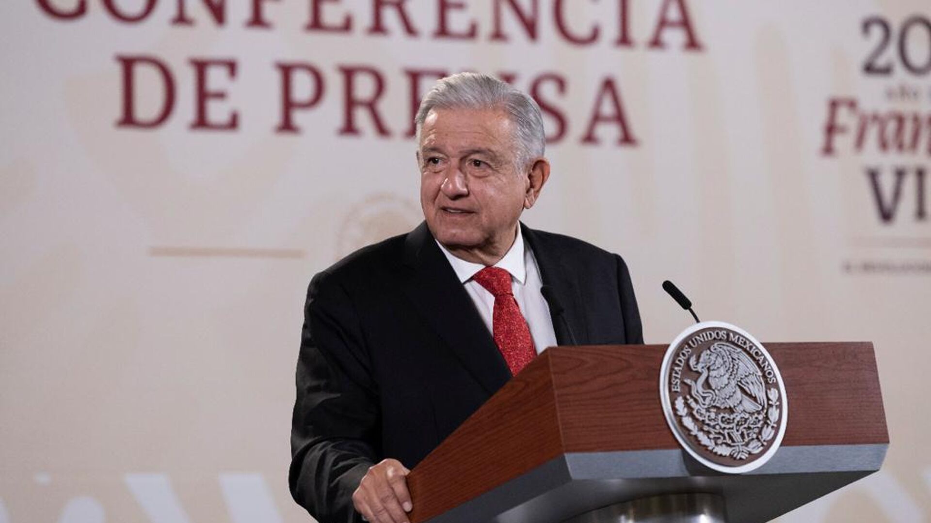 AMLO califica al abogado de García Luna de “calumniador”