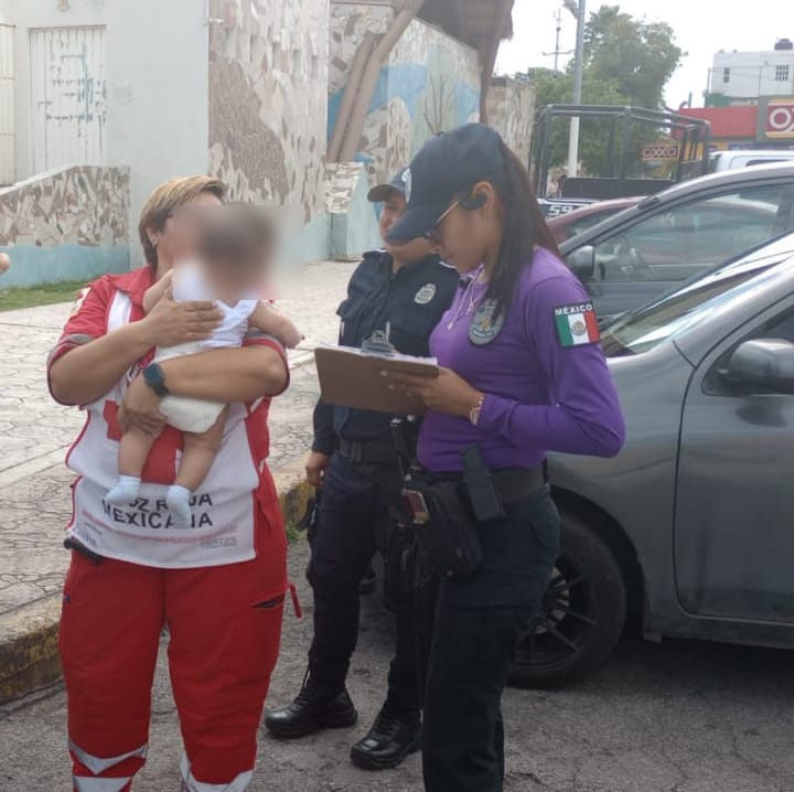 Dejan a bebé de 4 meses en un auto; Grupo GEAVIG lo auxilia