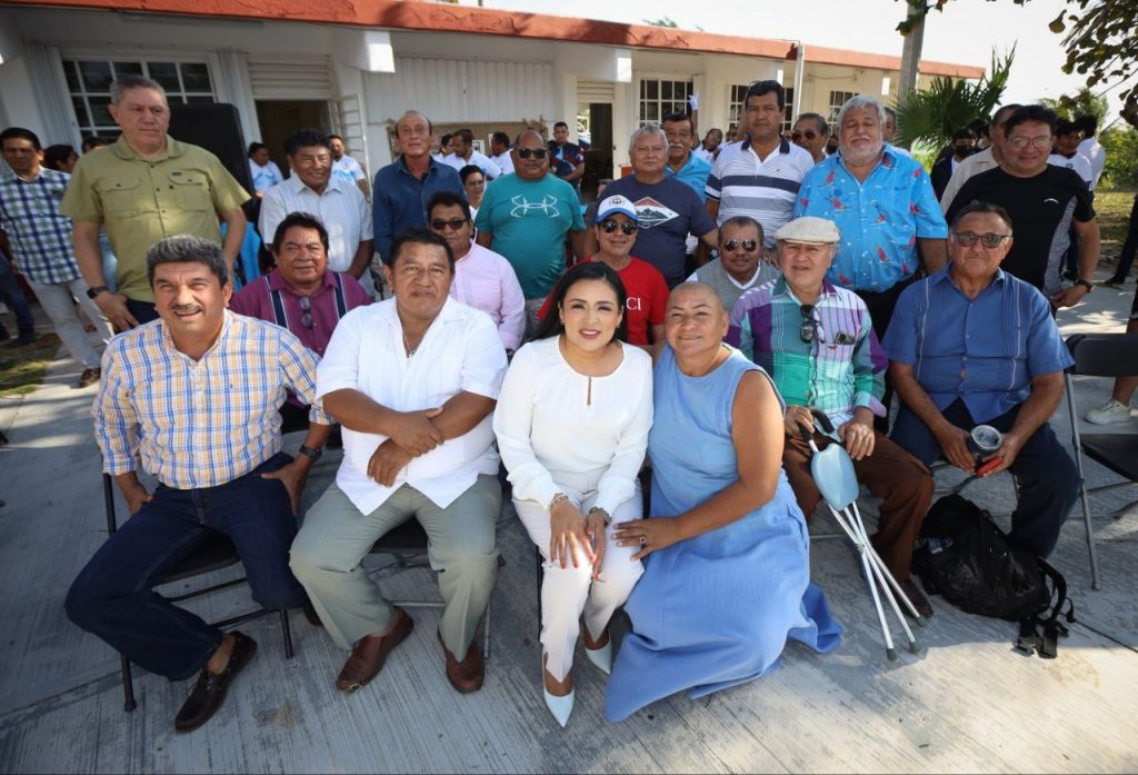 Asiste Blanca Merari a la celebración del 50 aniversario de la Secundaria Técnica #7, “1 de Junio” que nació como un internado en 1972.