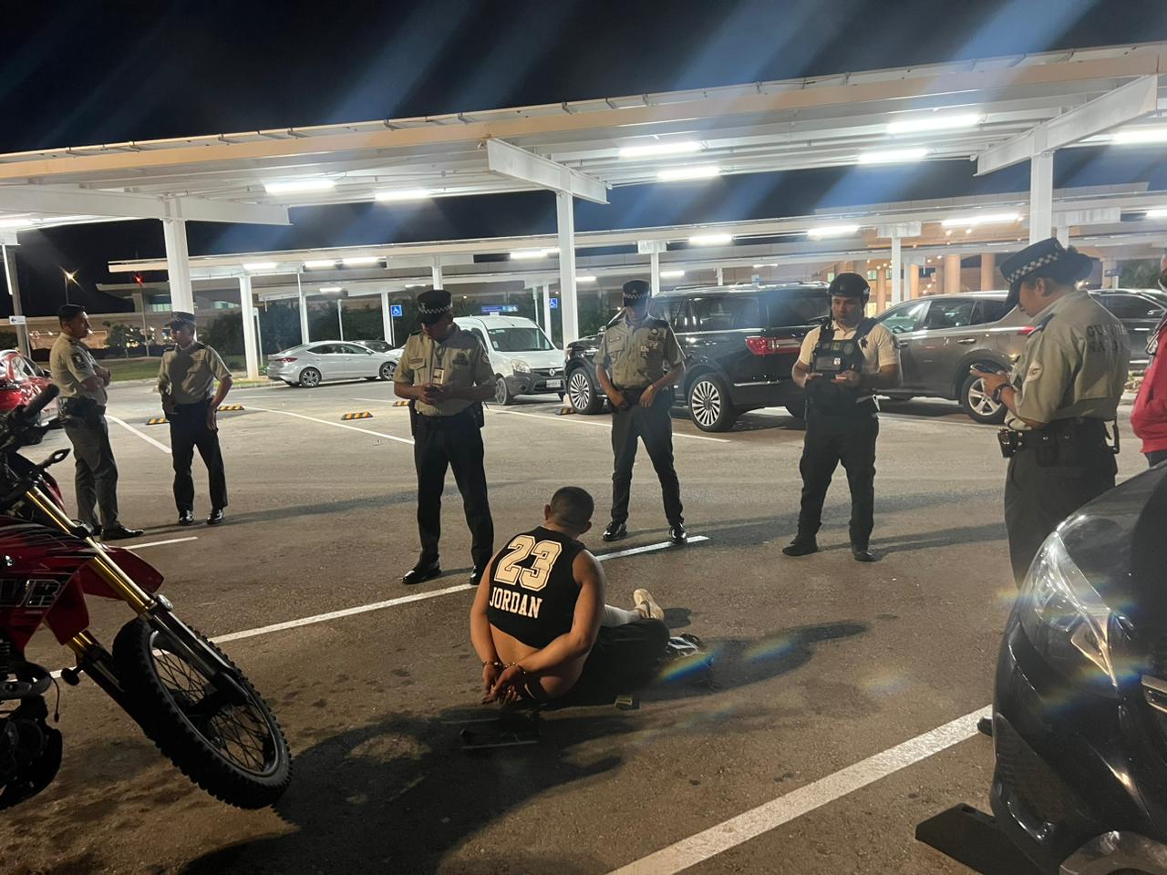 Lo detienen por alterar el orden en el AIC; se identificó con nombre falso