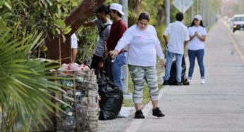Blanca Merari impulsa la limpieza el manglar