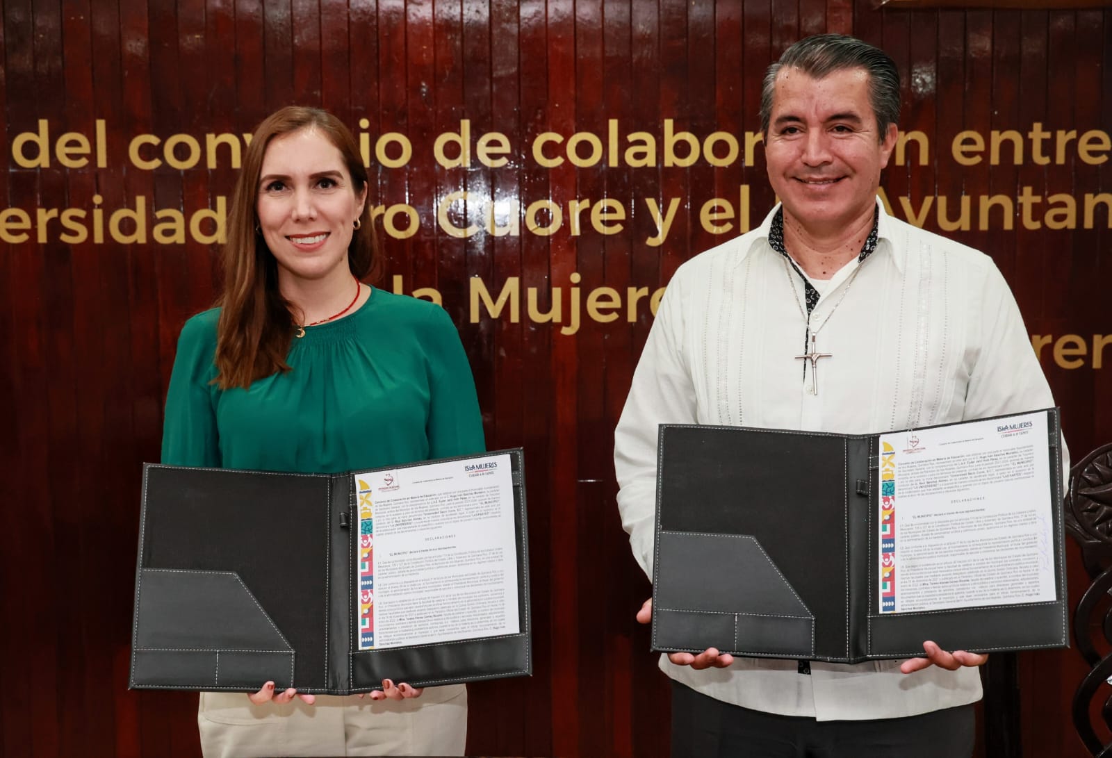 Atenea Gómez promueve la educación en sus colaboradores