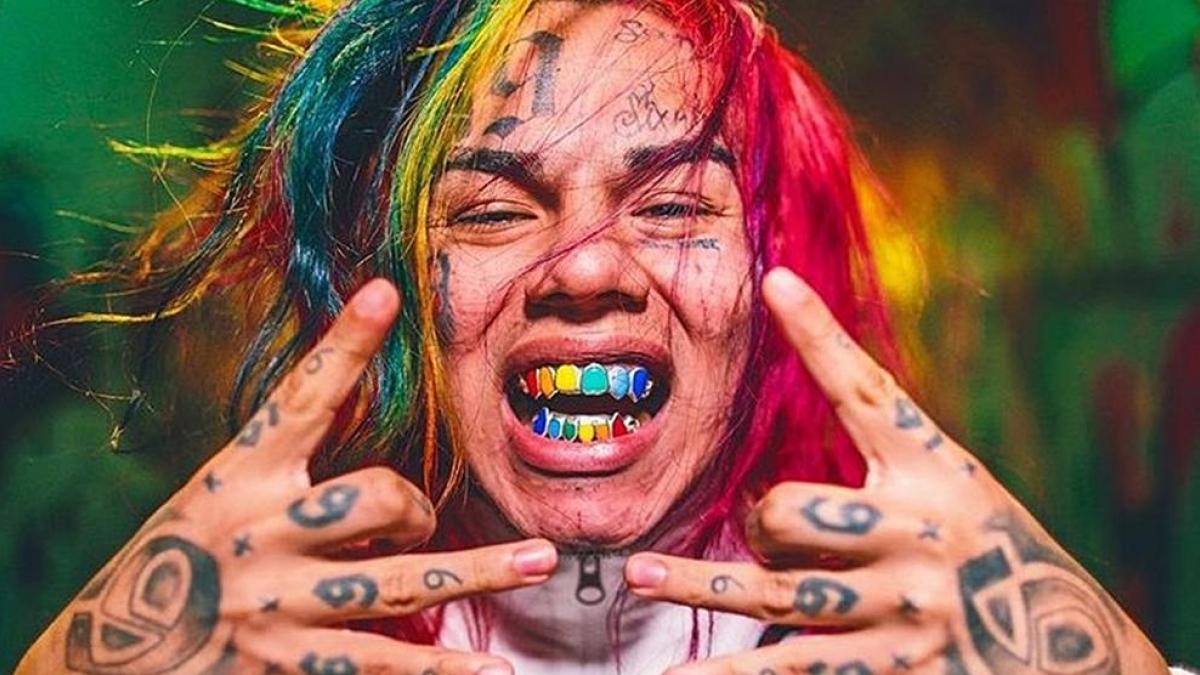 Hospitalizan a Tekashi 6ix9ine tras brutal golpiza