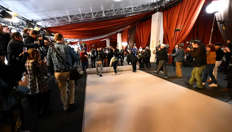 Cambian color de la alfombra en ‘Los Oscar’