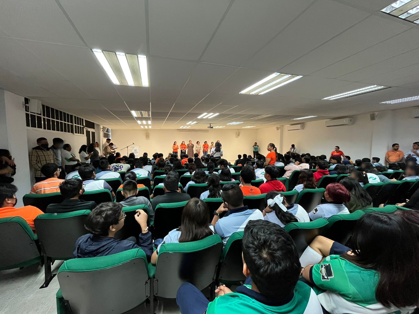 Ofrecen pláticas sobre la violencia en el noviazgo a estudiantes de Cozumel