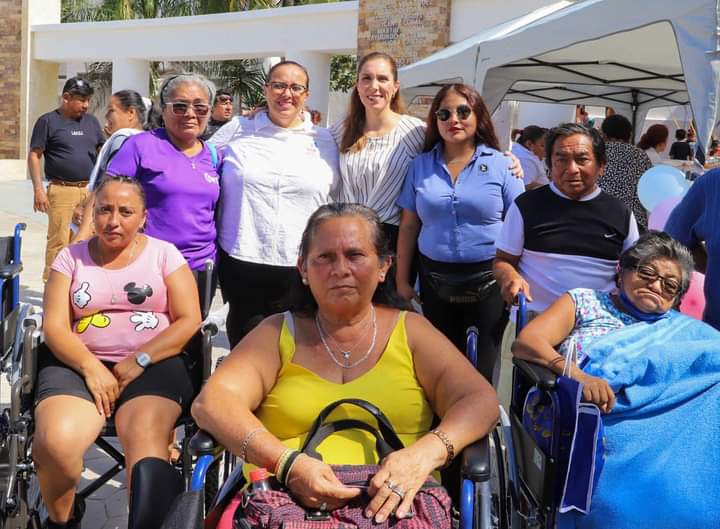 Atenea Gómez suma voluntades en beneficio de los isleños