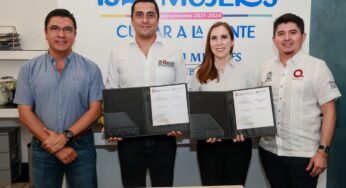 Firma de convenio entre el Icatqroo y el municipio de Isla Mujeres