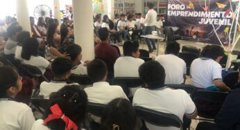 Foro de Emprendimiento Juvenil en Puerto Aventuras