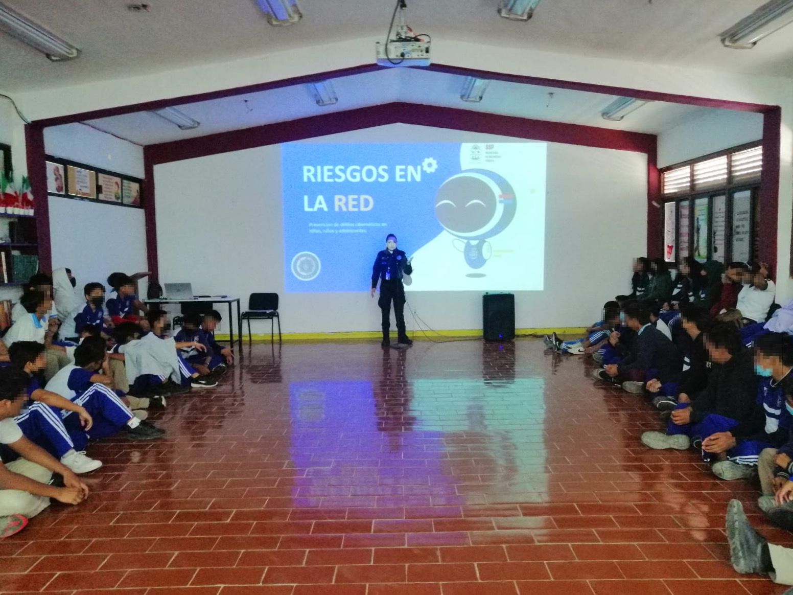 Imparten pláticas sobre riesgos cibernéticos en escuelas