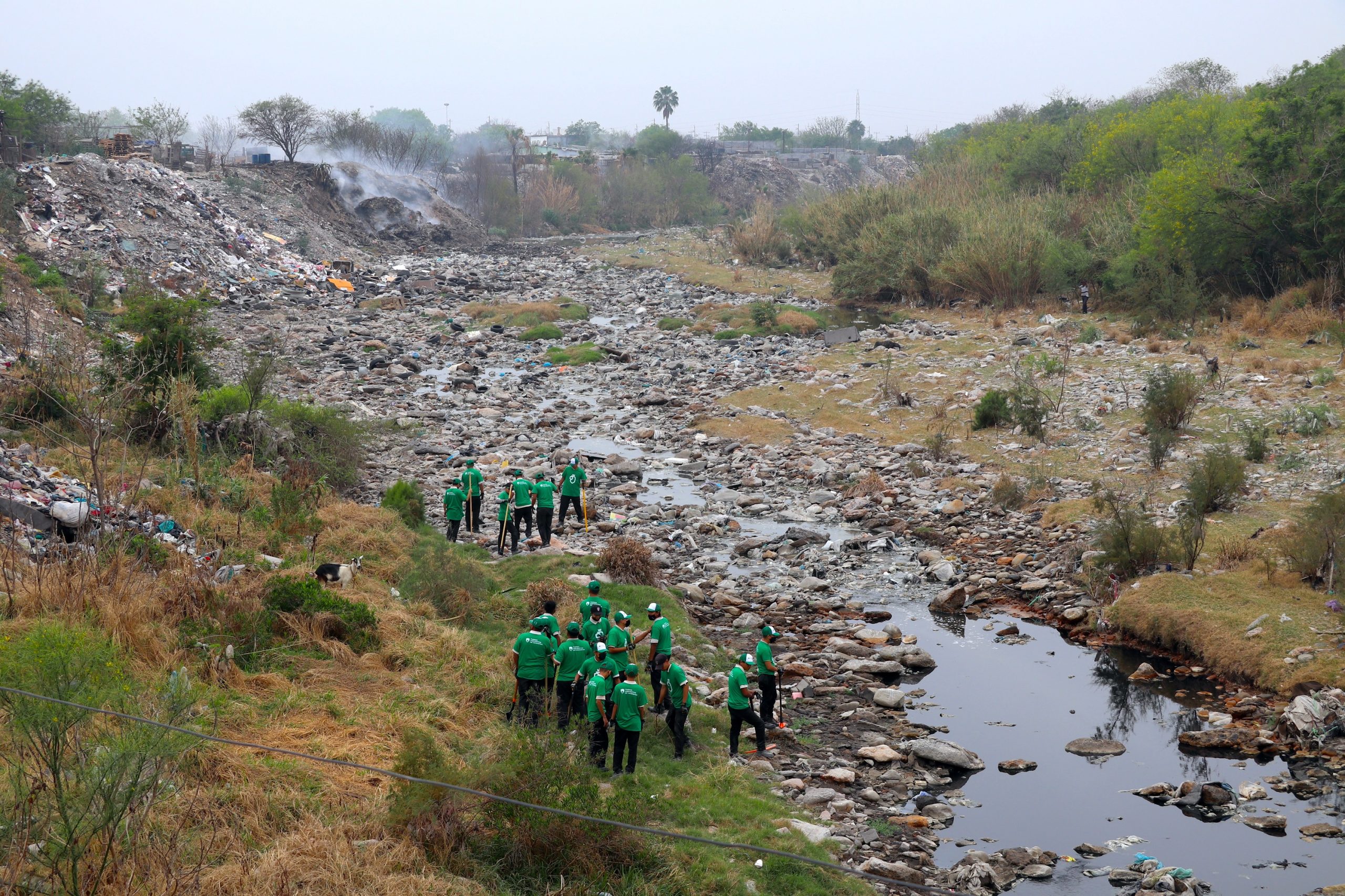 Remueven basura acumulado por más de 30 años en NL