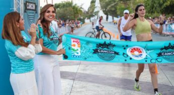 Mara Lezama da banderazo de arranque al Medio Maratón Cancún